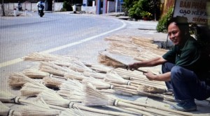 Mộc mạc chổi giang thôn Trường