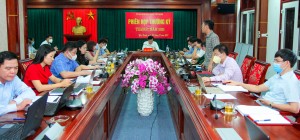 UBND huyện họp phiên thường kỳ tháng 11