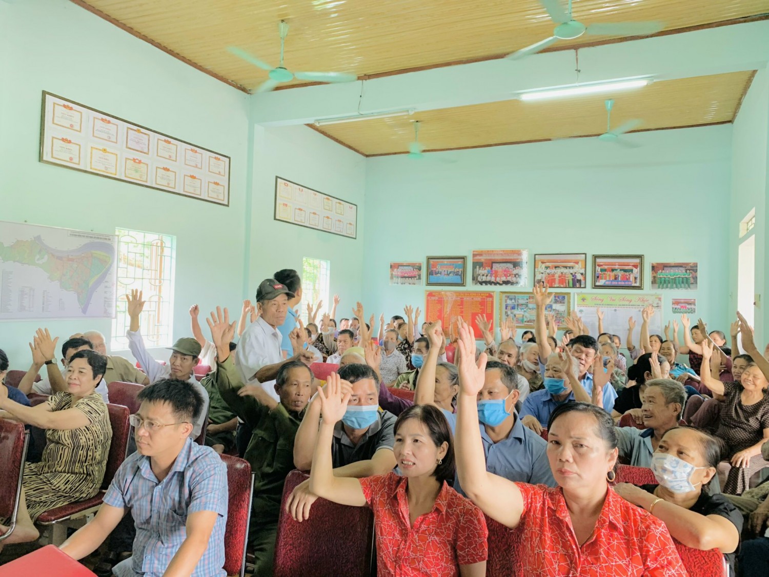 thành tứ