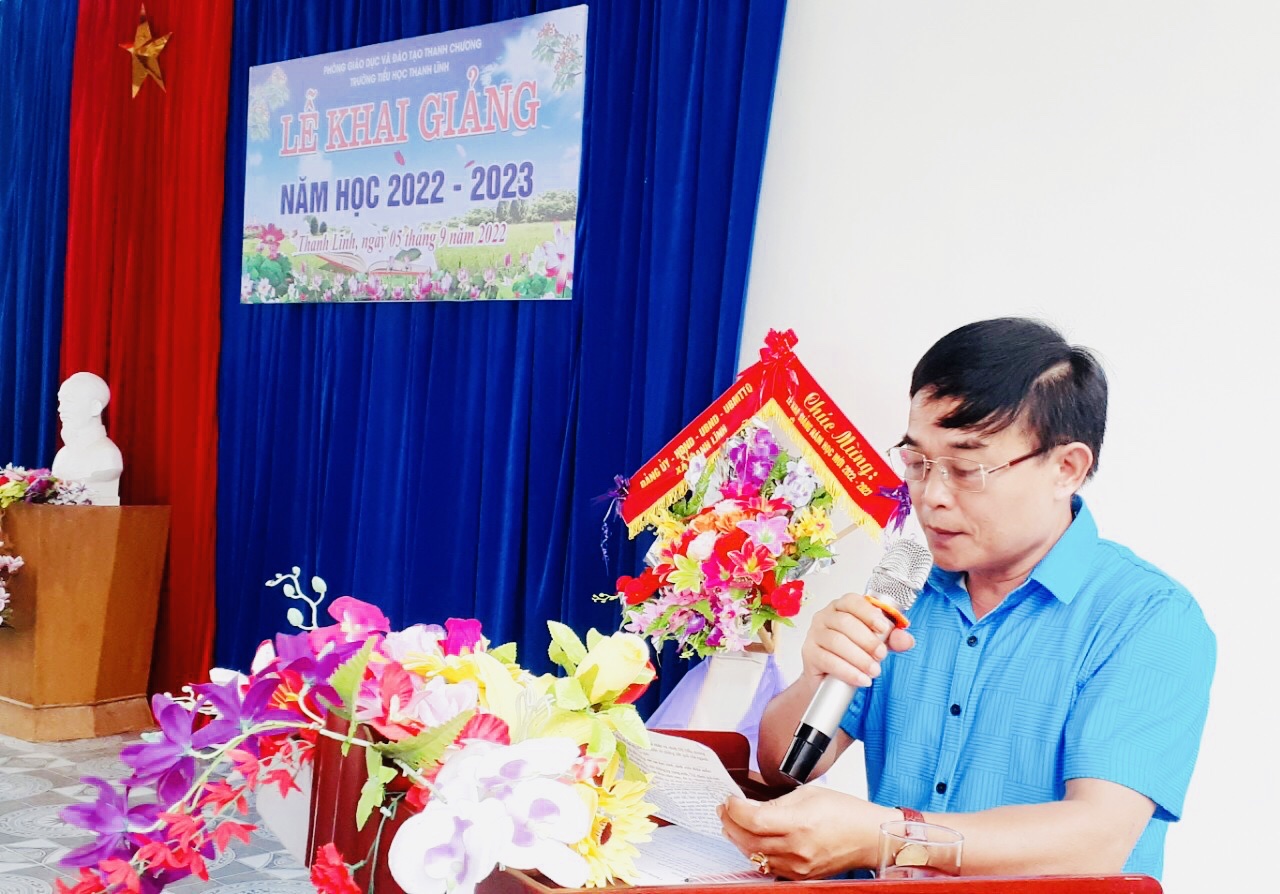 lanh đạo phát biểu c1