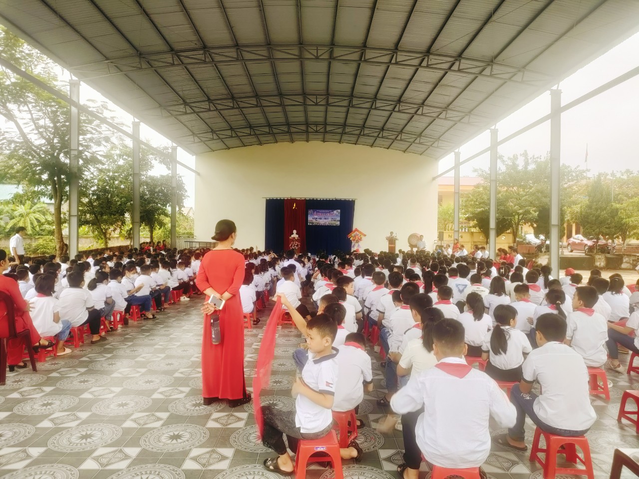 toàn cảnh trường tiểu học