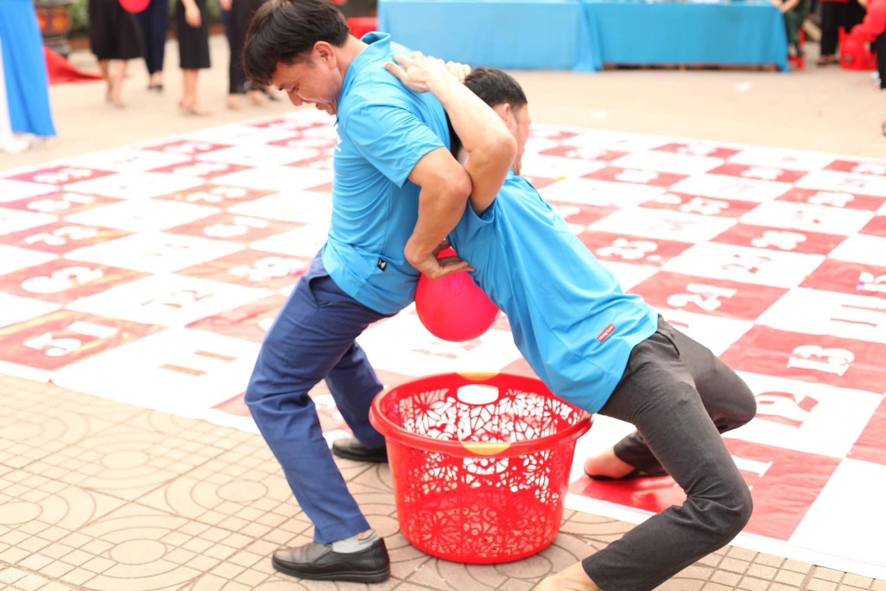 hoạt động cứu trợ 1