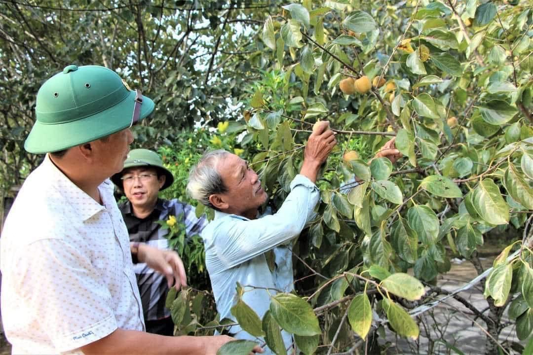 đoàn ktra cùng với gia đình