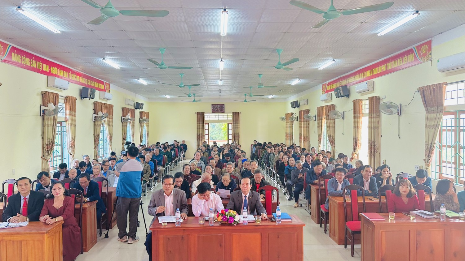 cảnh tổng thể