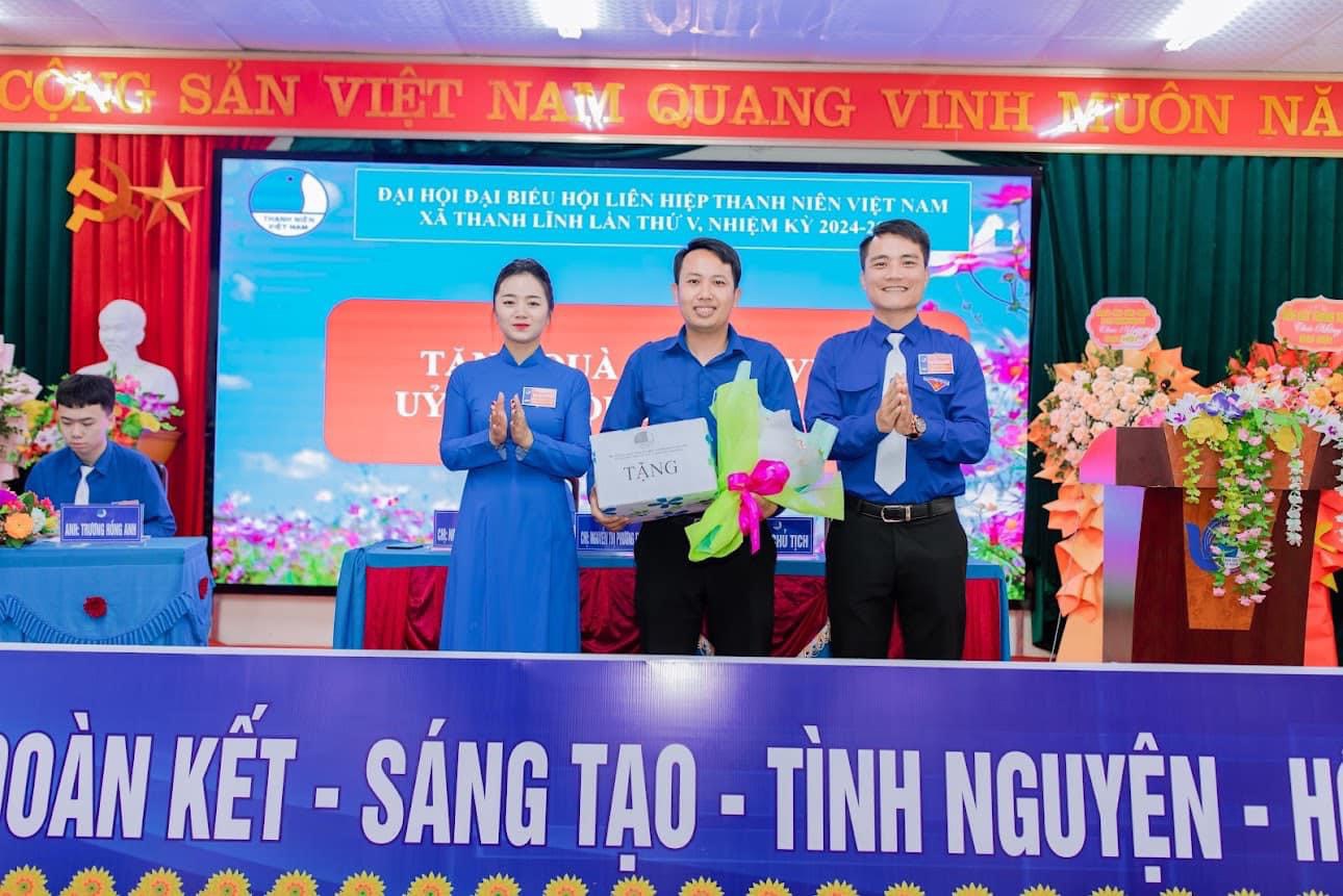 tặng quà hùng